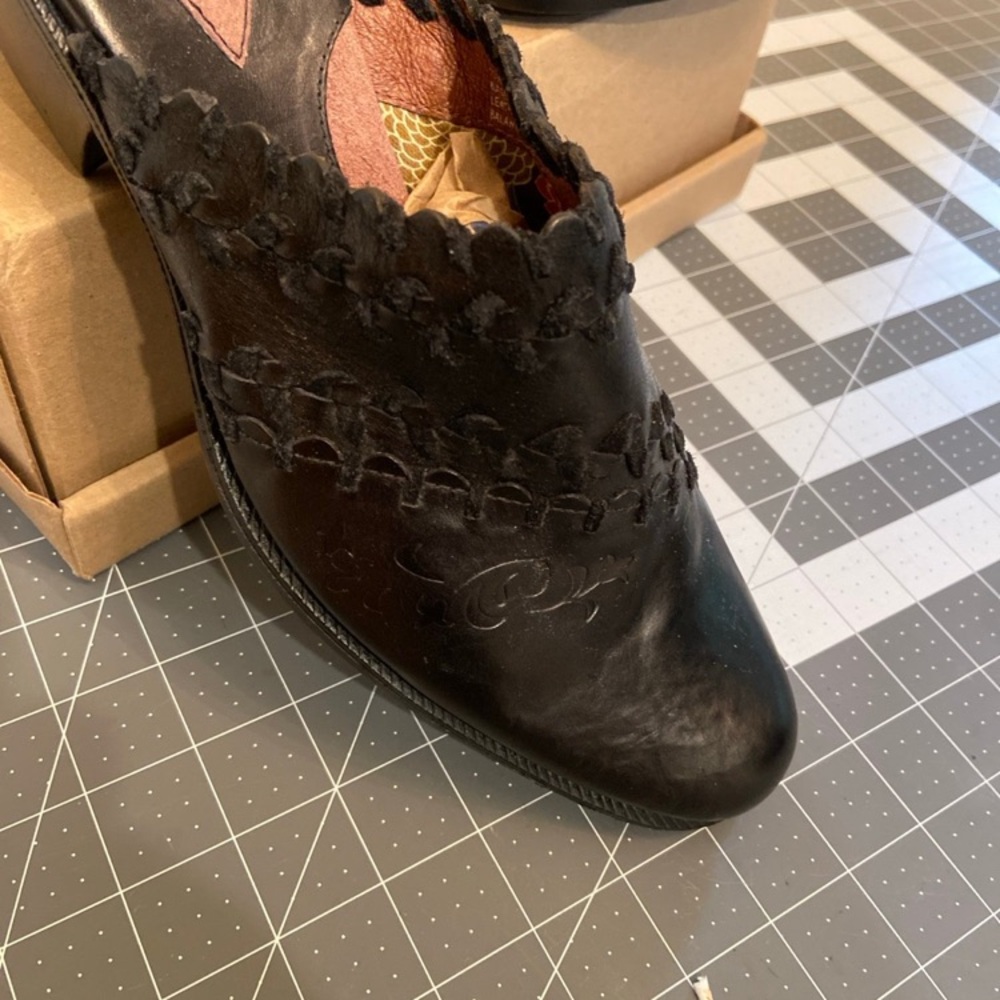 Clarks Black Artisan Women's Mules - Picture 5 of 6
